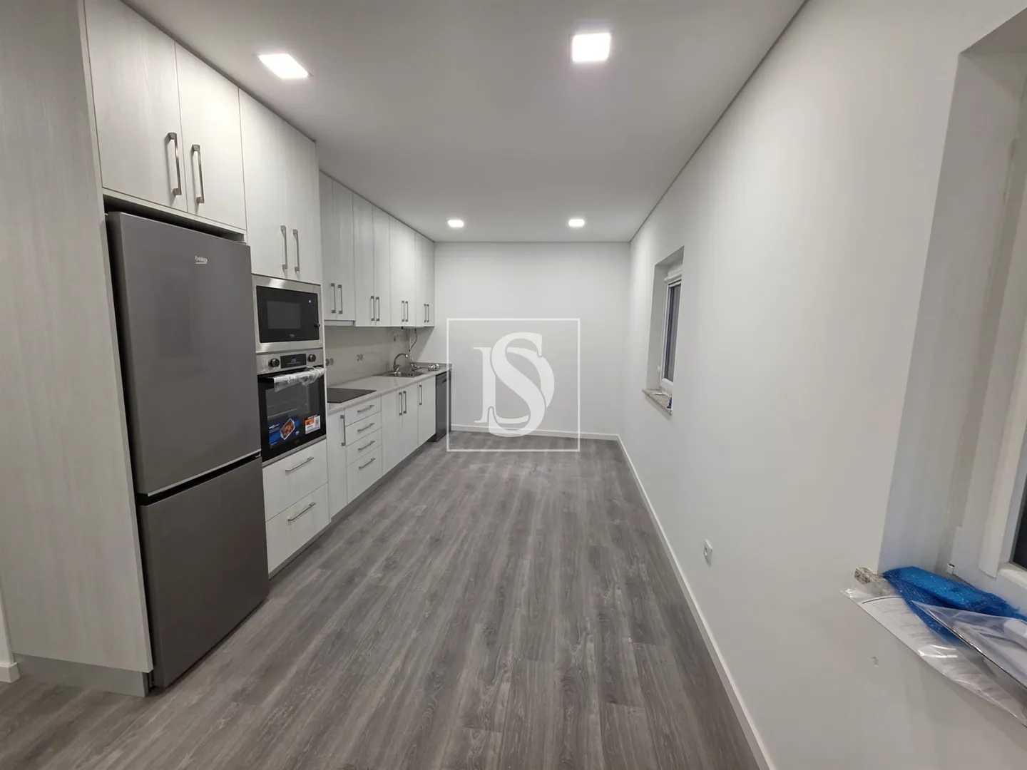 Apartamento renovado T2, no Botulho