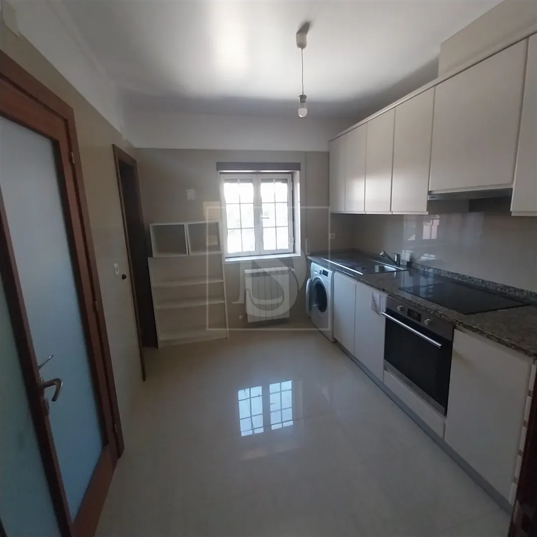 MORADIA GEMINADA T3 EM TOMAR