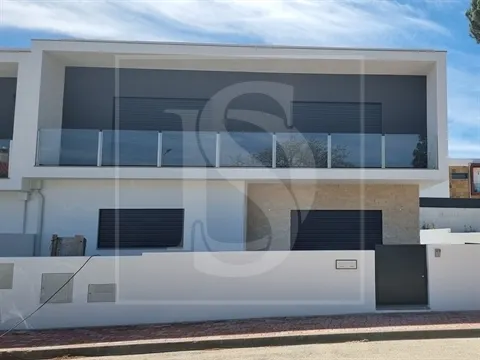 Moradia T4