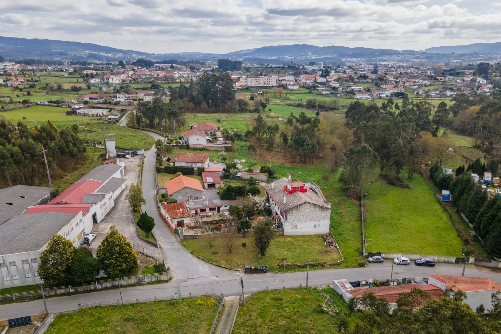 Terreno p/ construção c/ 608 m², em Galegos (Santa Maria), Barcelos