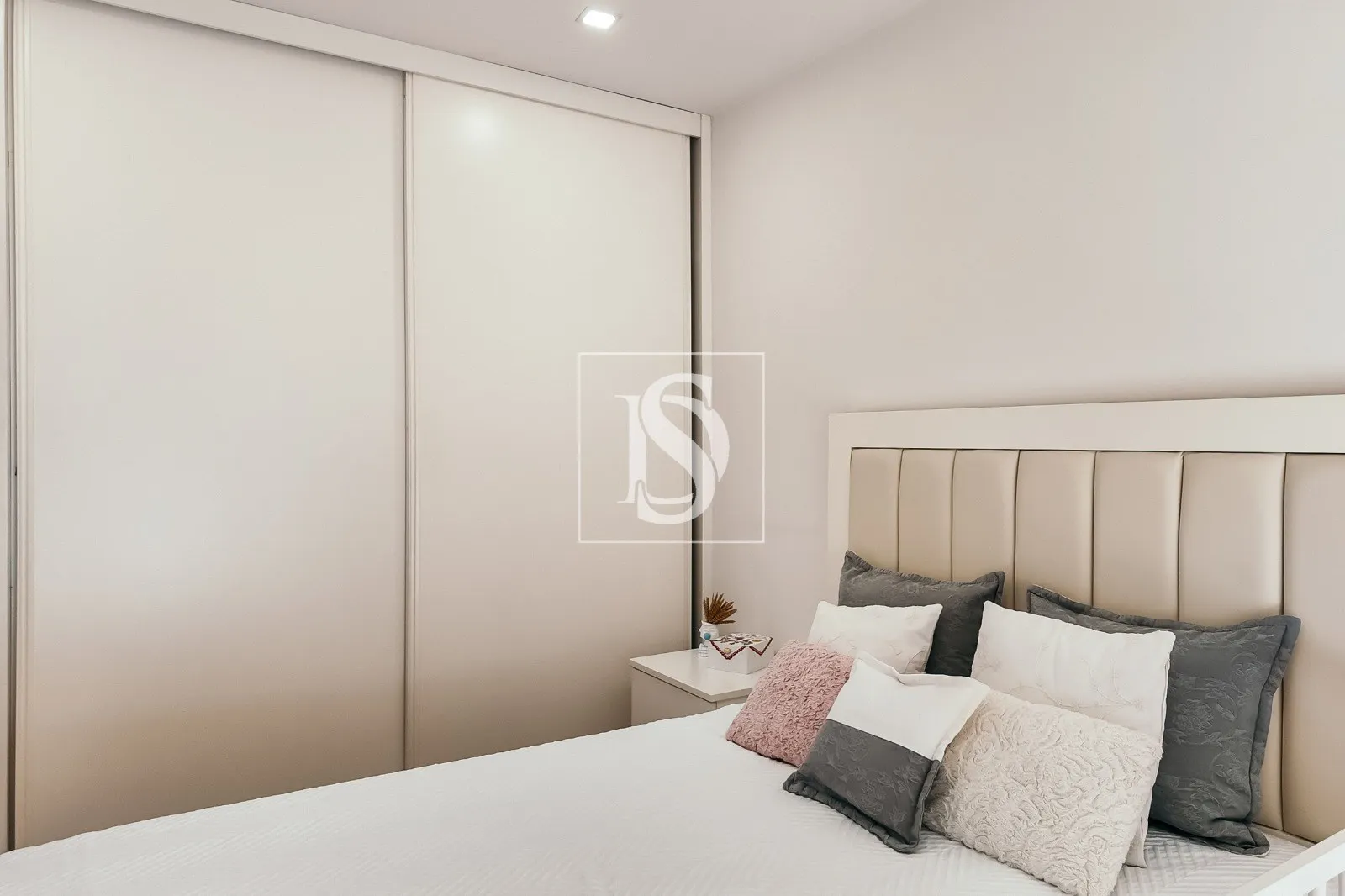 Apartamento T3 no centro de Vila Verde, com garagem fechada e duas frentes
