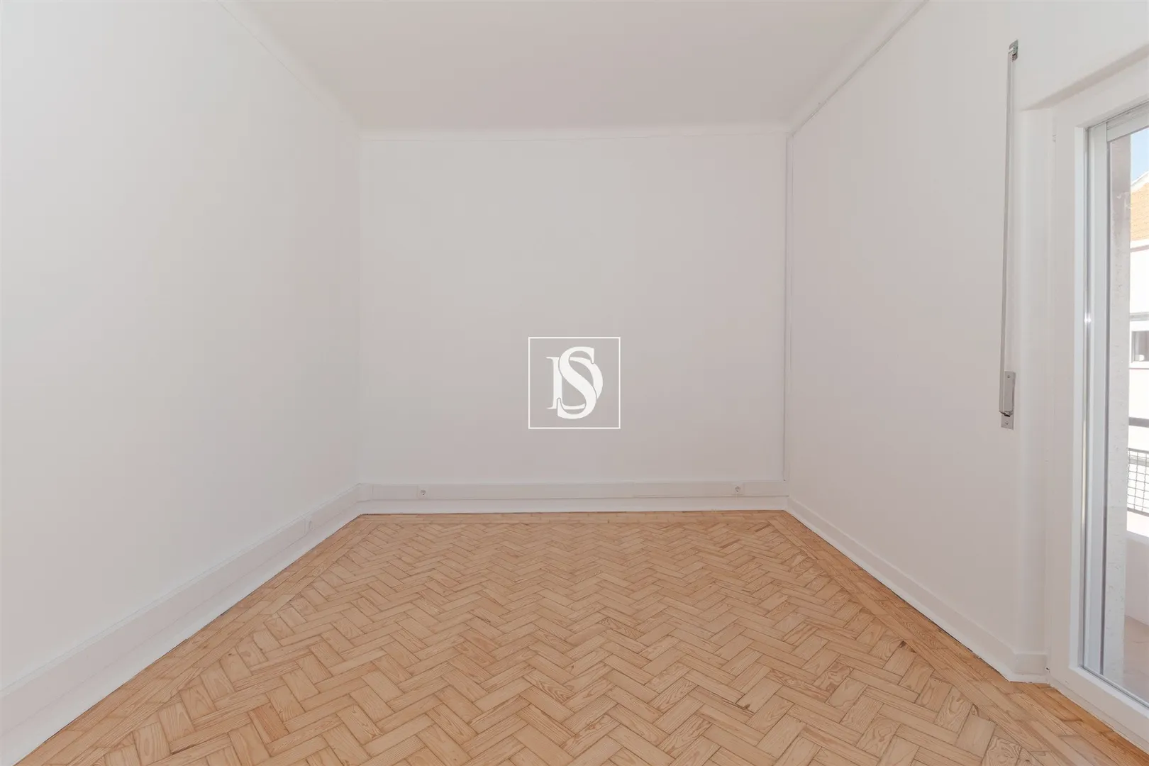 Apartamento T2 Remodelado - Arrendamento