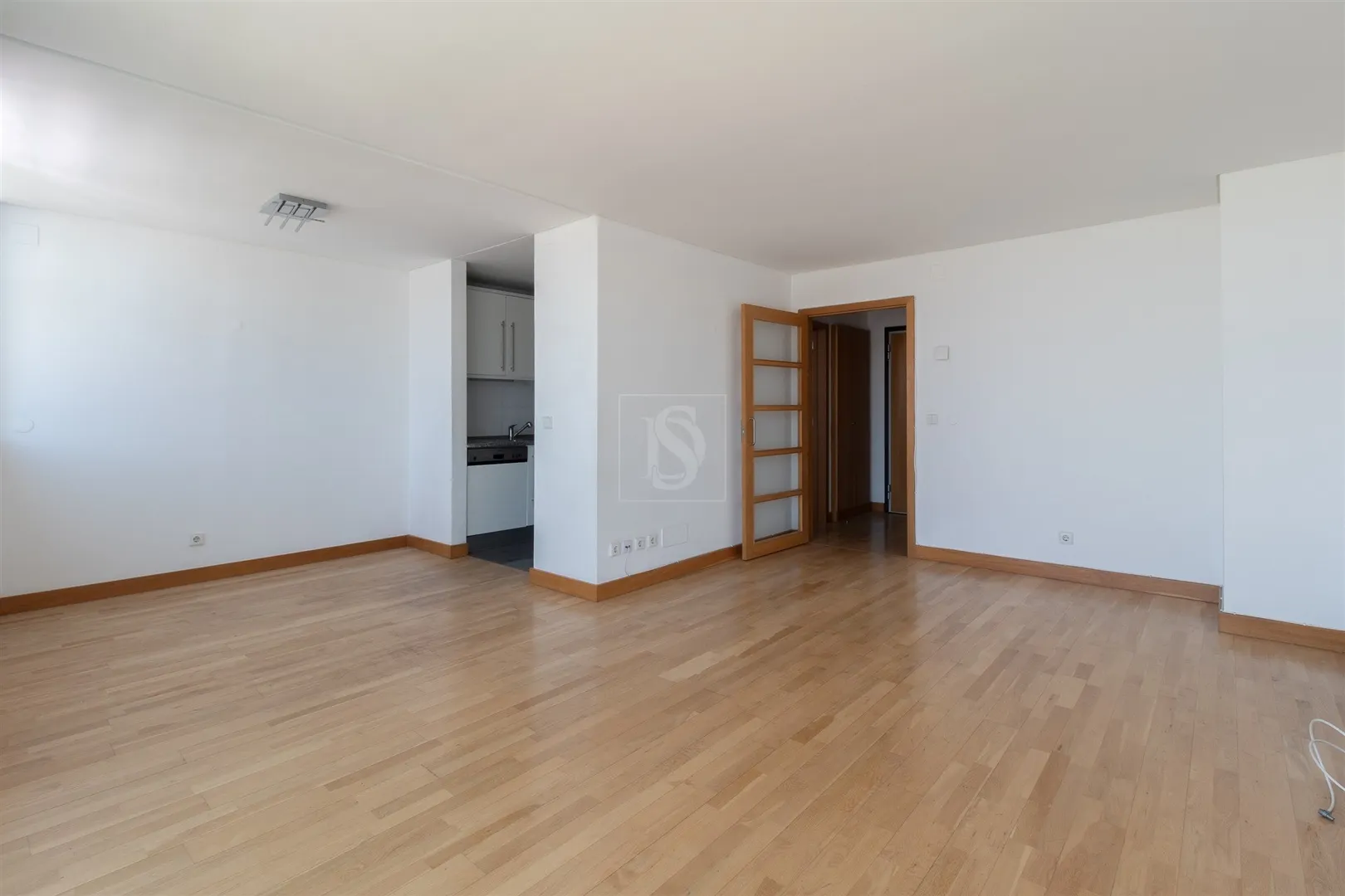 Duplex na Torre São Rafael com vista rio, 2 estacionamentos e arrecadação — Parque das Nações