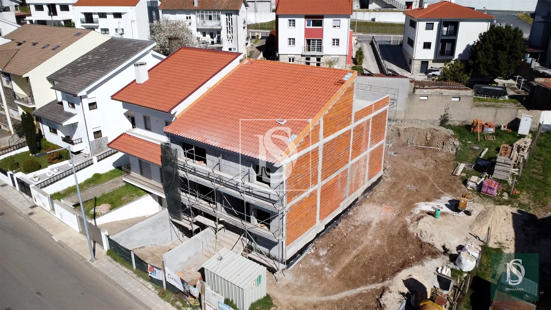Andar Moradia T3 Duplex no 1.º Andar com Terraço de 60m² em Zona de Excelência