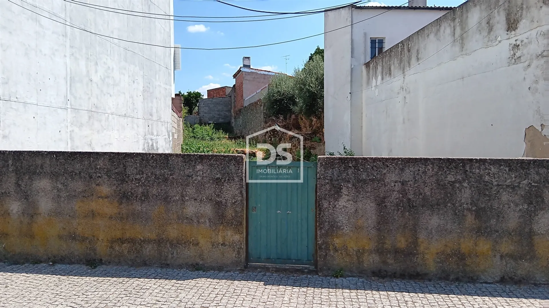 Real Estate building