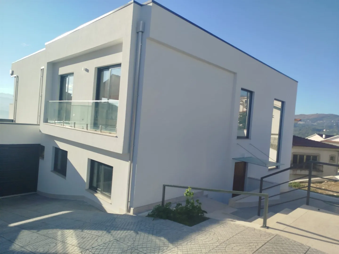 House T4
