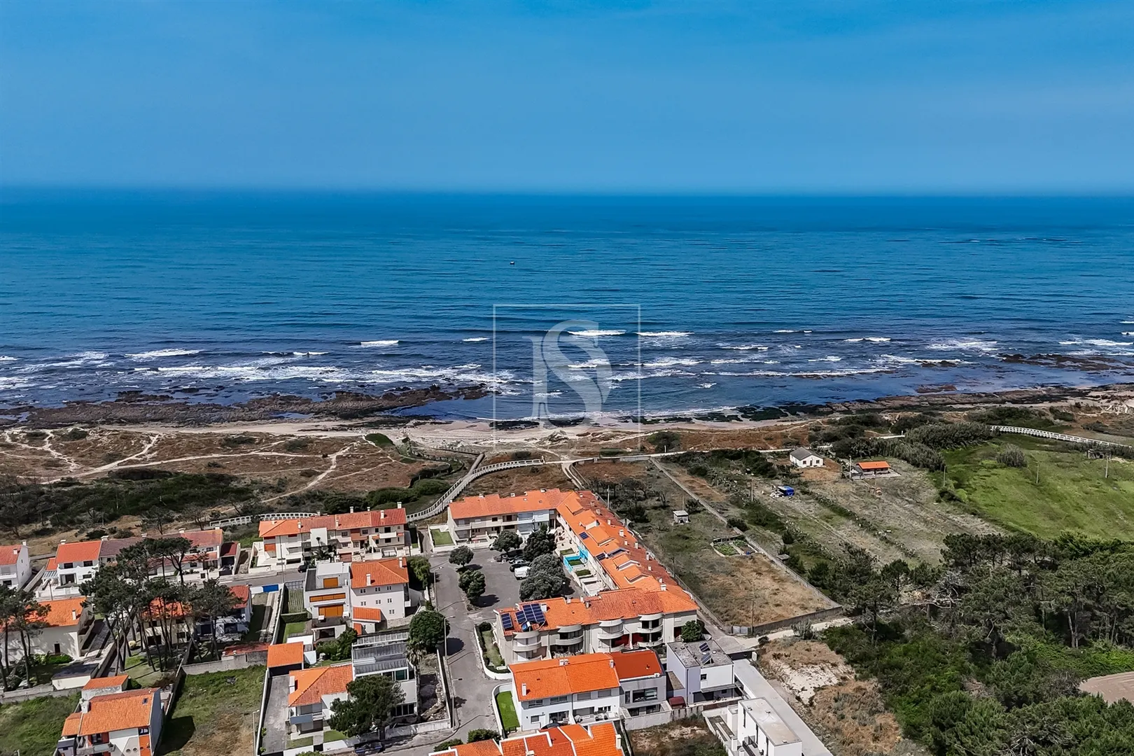 Moradia T3 na 1ª linha de praia, em Cepães, Esposende