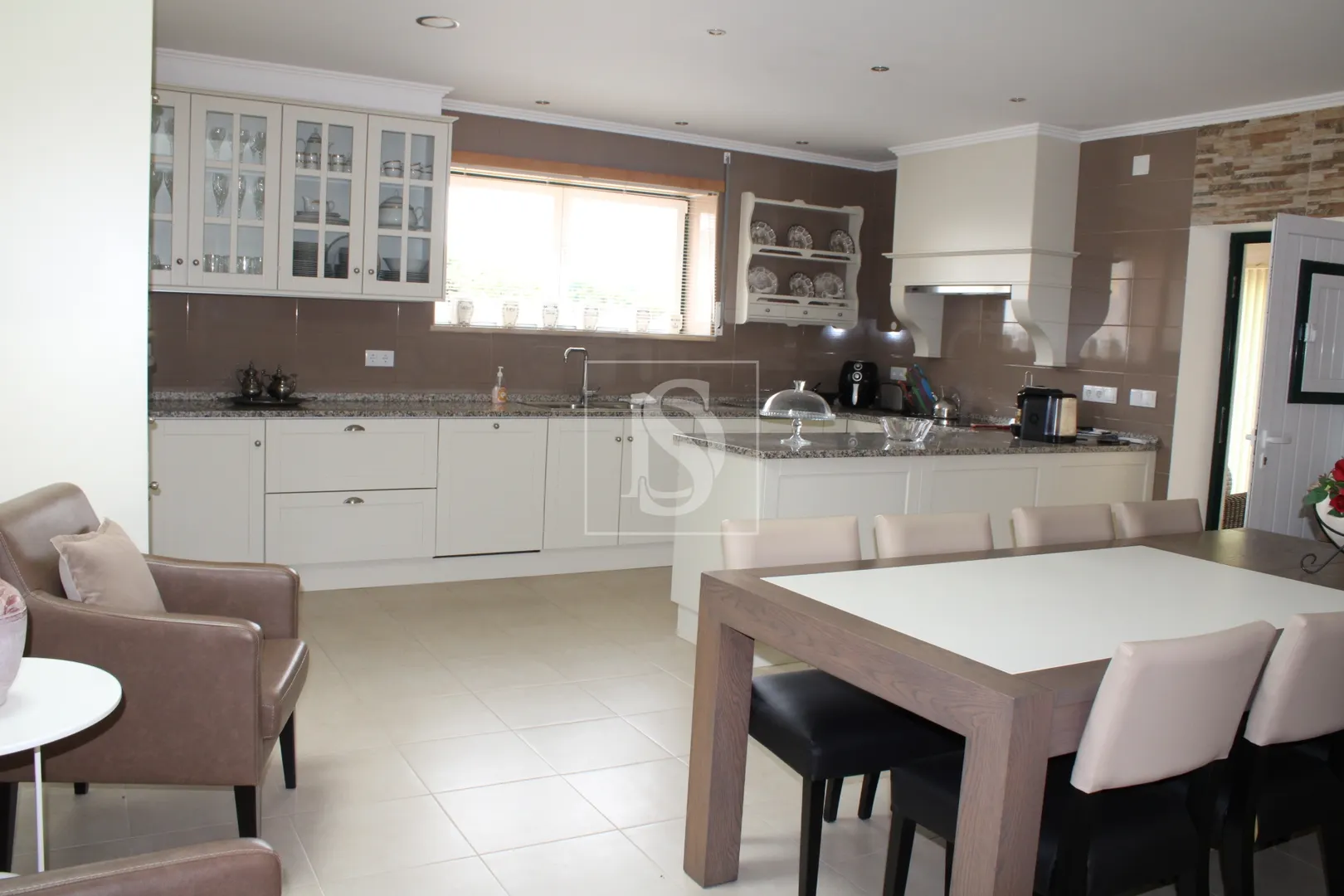 Moradia T2 Térrea com Jardim – Excelente Localização e Ótimos Acabamentos