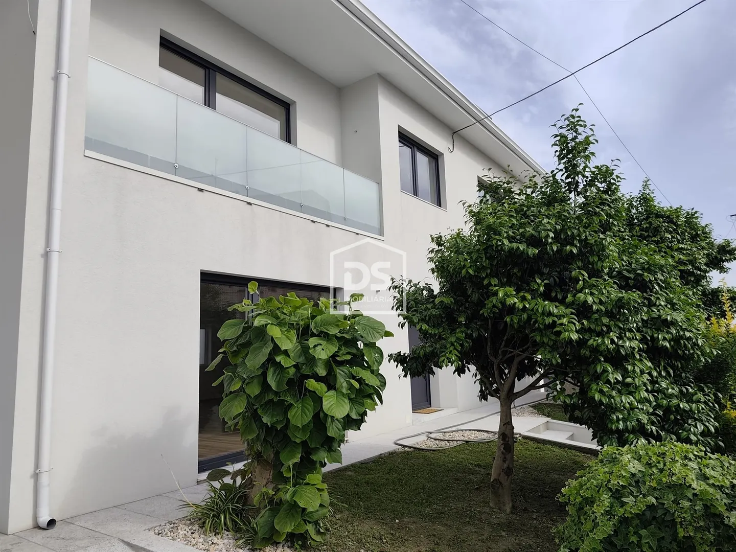 House T4