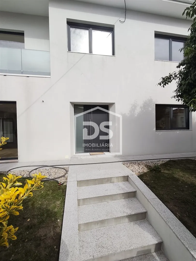 House T4