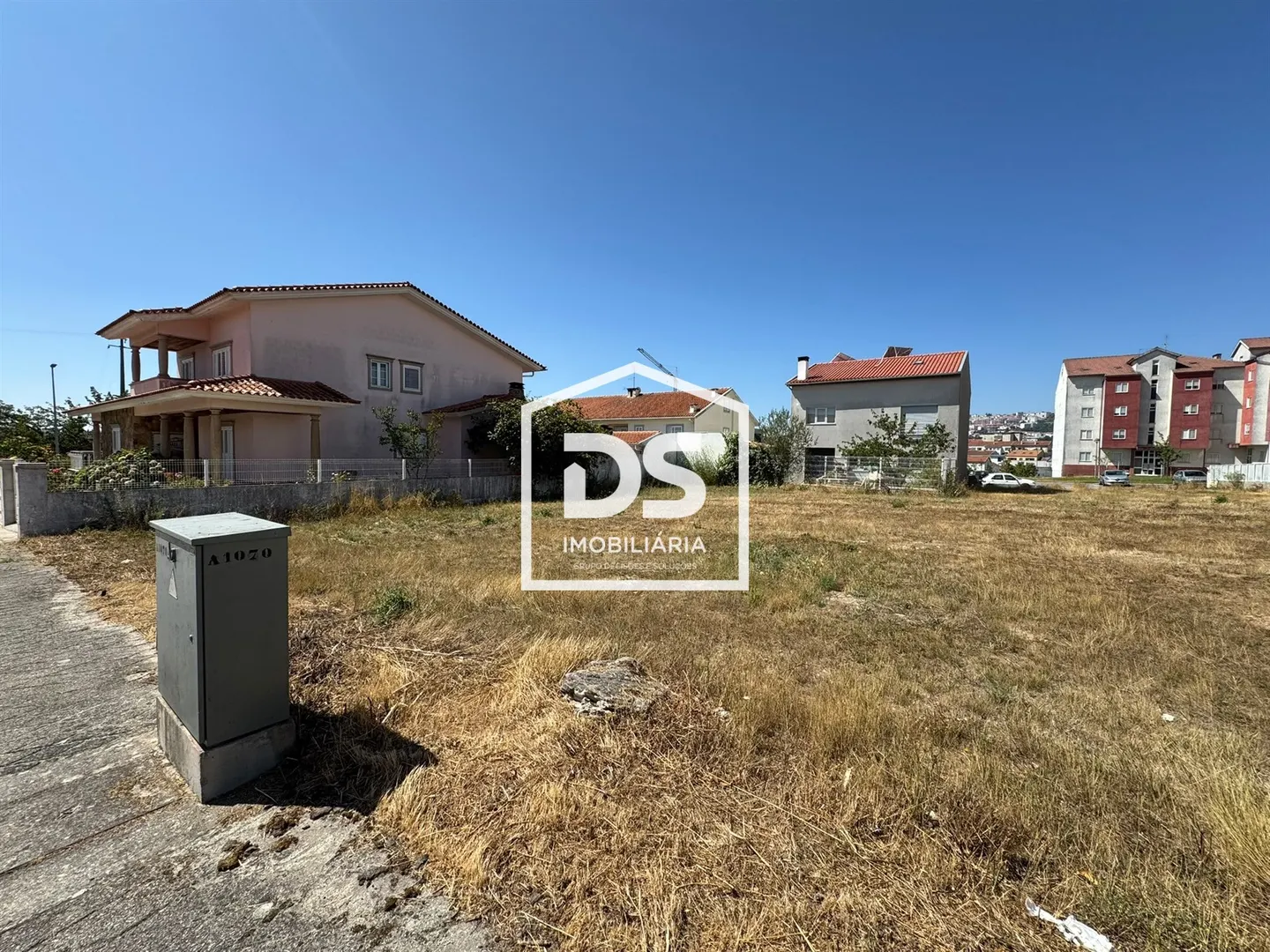 Building Plot for Sale in Guarda Gare | Approved Project 345m²