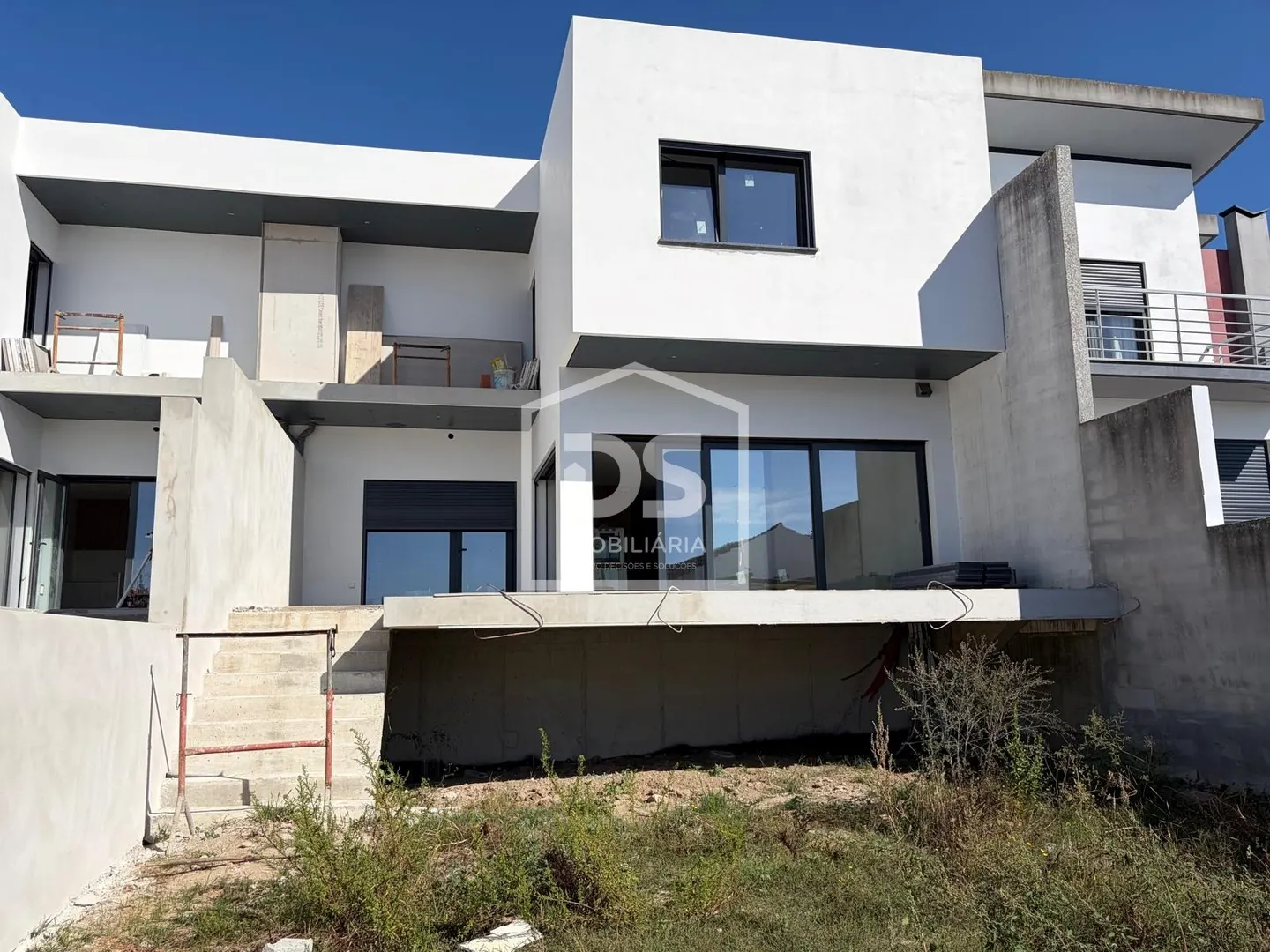 Moradia Geminada T3+1 Moderna