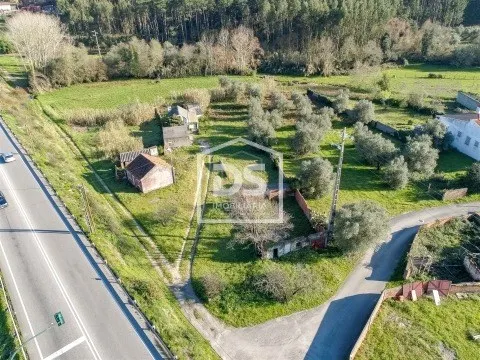 Ruína num terreno com 181 m² em Albergaria, Marinha Grande