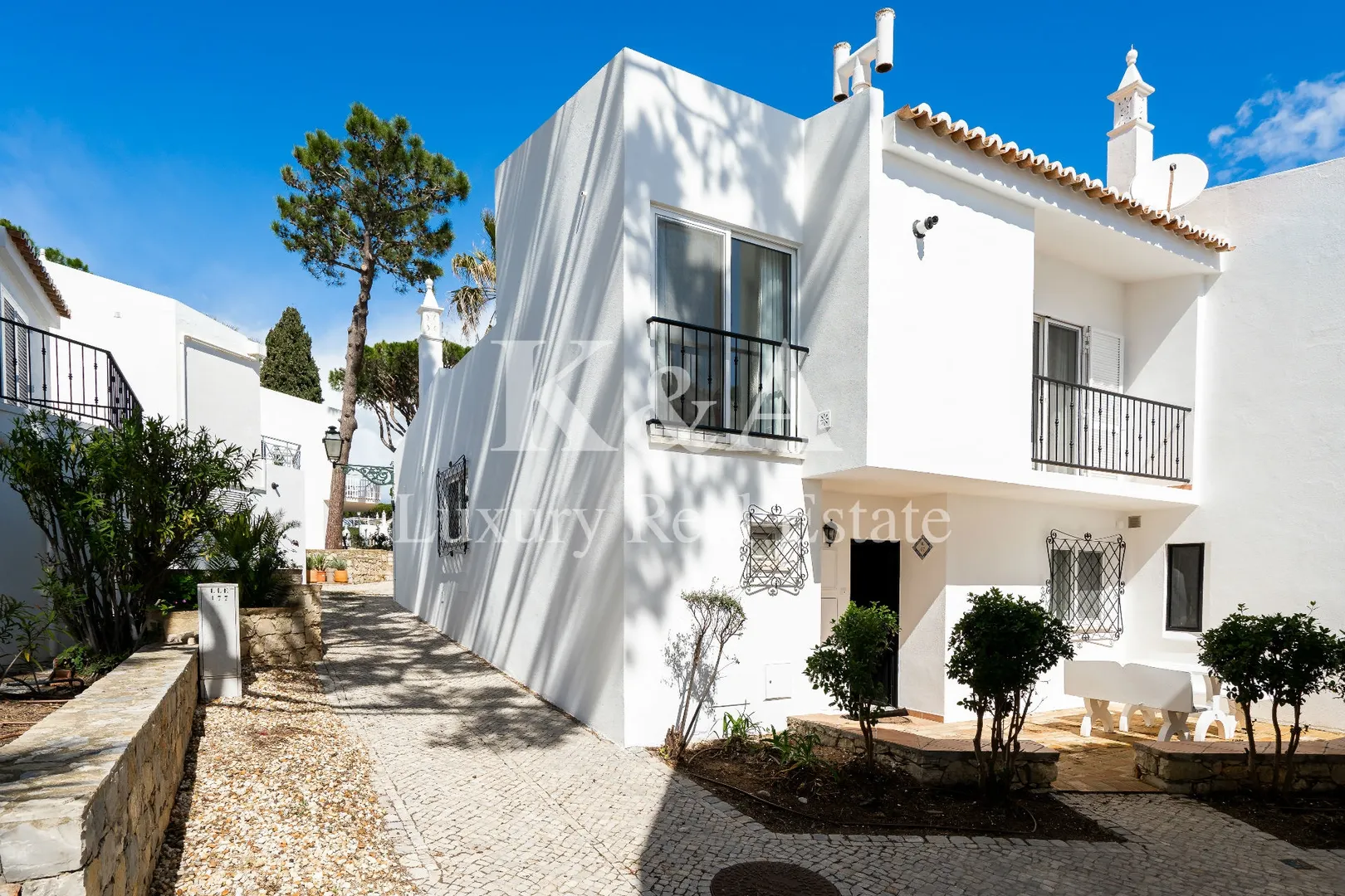 2 Bedroom townhouse in Vale do Lobo, Algarve.