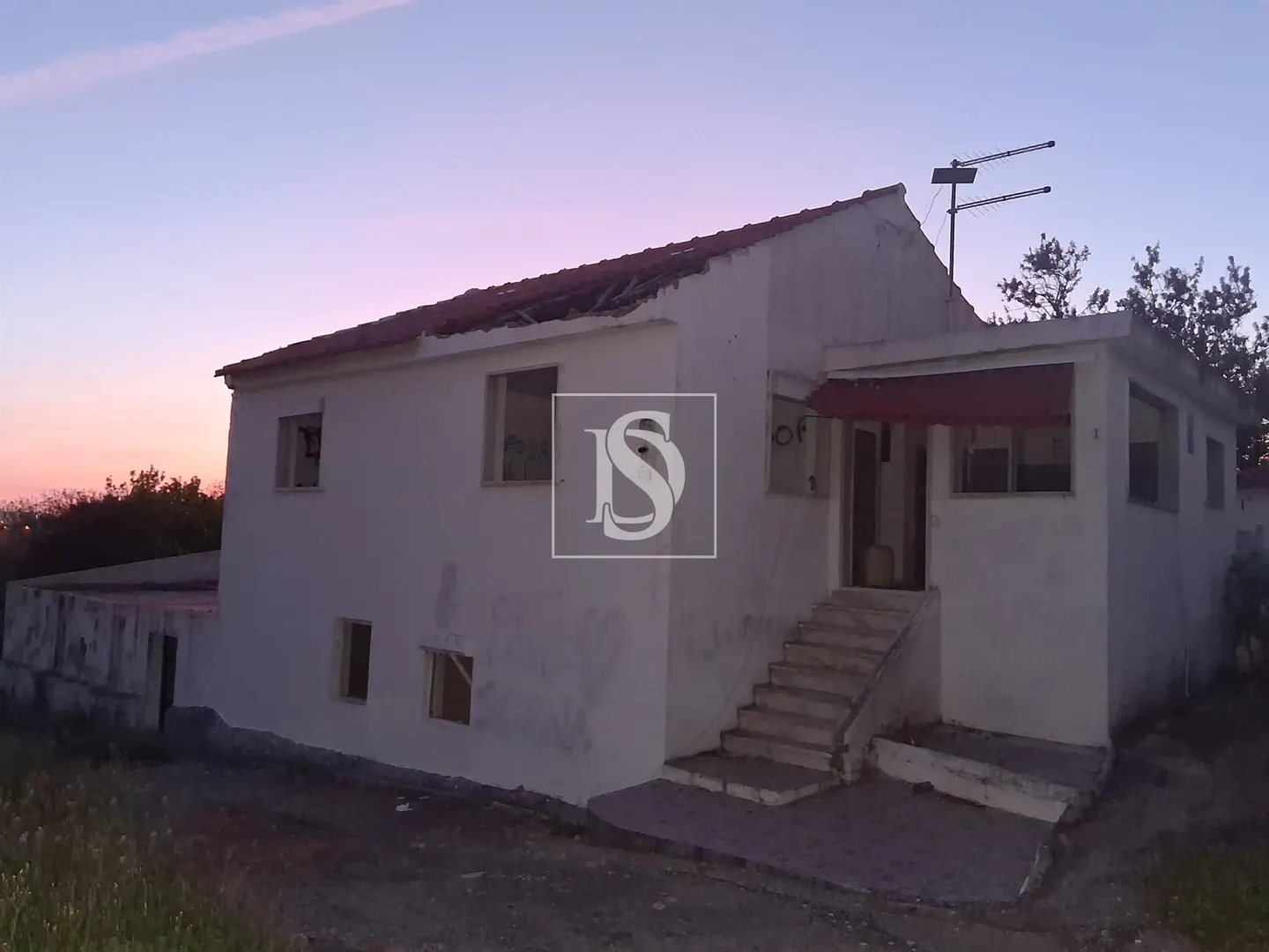 Real Estate building