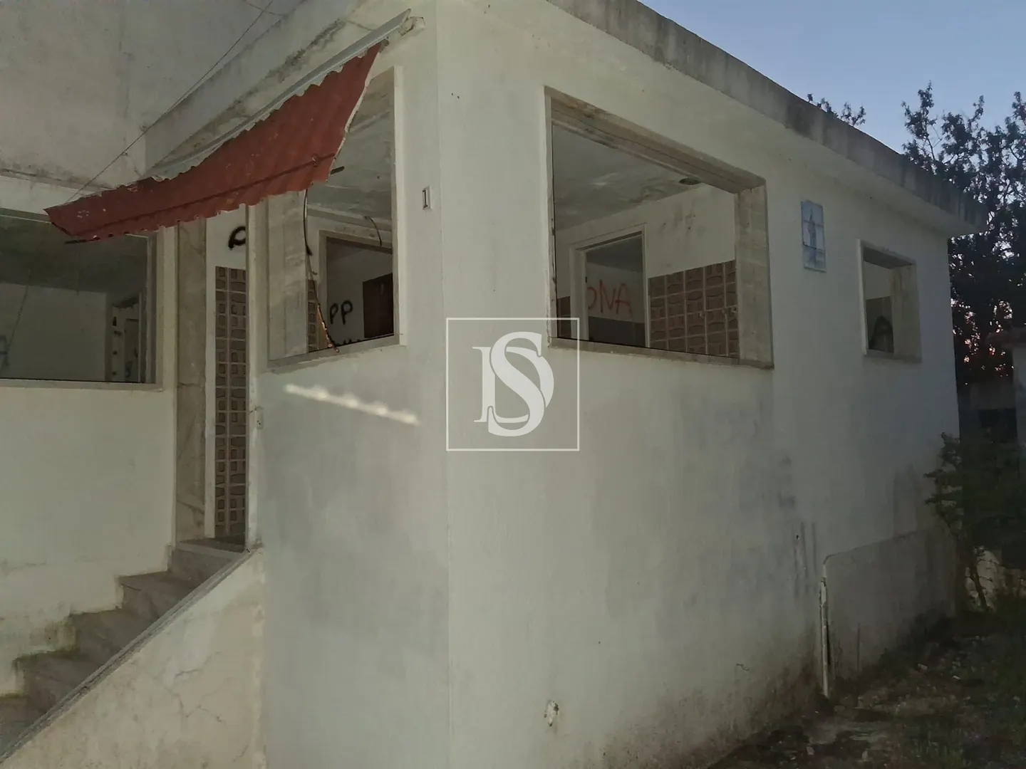 Real Estate building