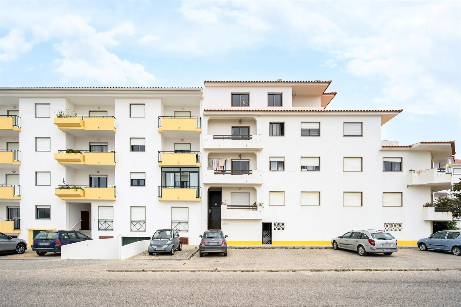 T2 com Piscina e Garagem na Consolação 