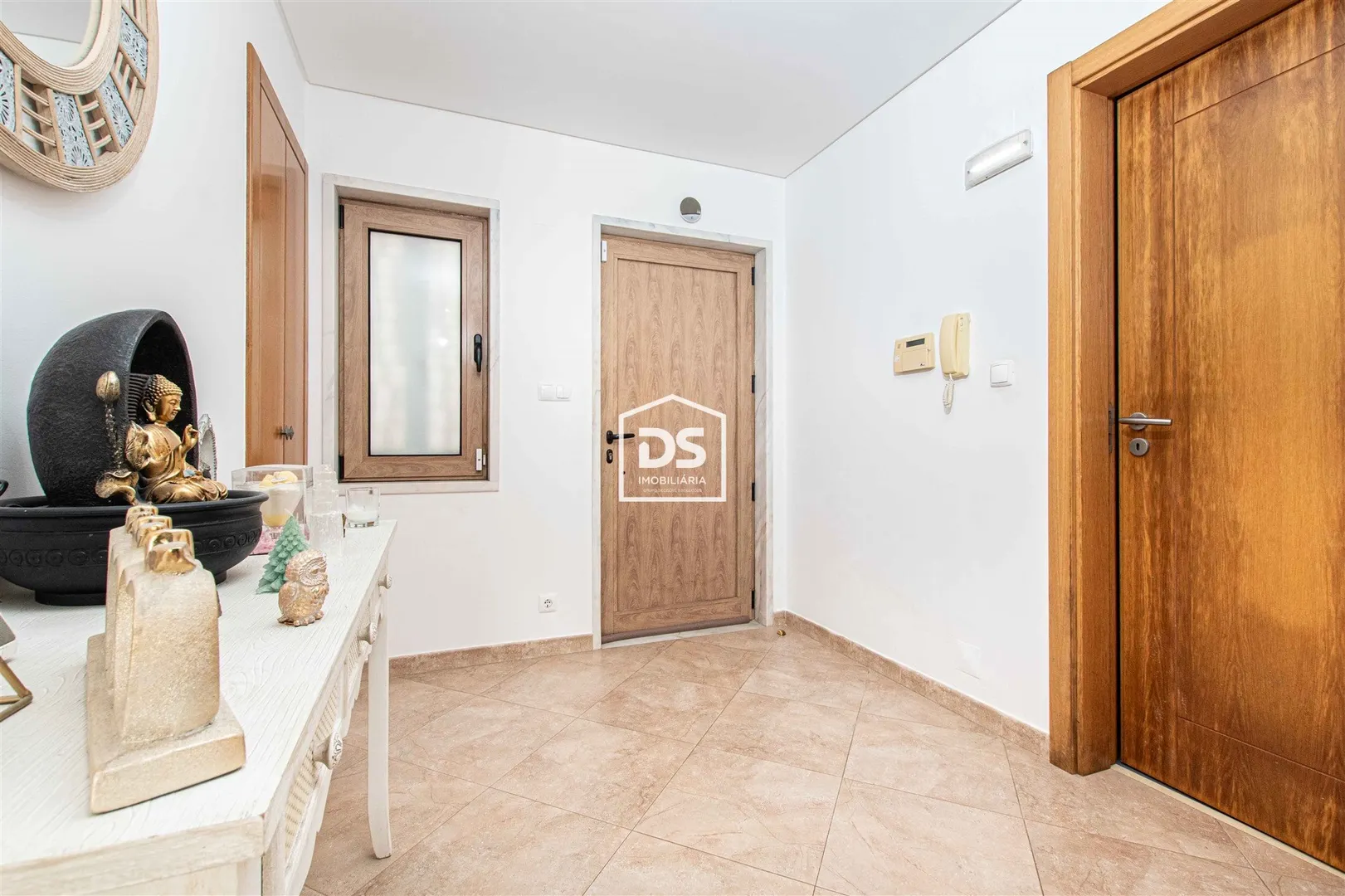 House T4