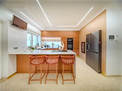 Moradia T4 com Piscina - Bonito, Entroncamento