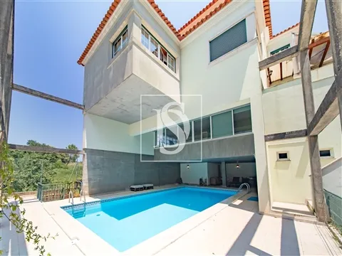 House T4