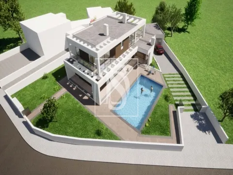 Moradia T3 com piscina/Nova a estrear/ Costa de Prata/Campo/€495.000