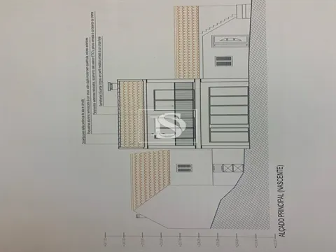 Moradia para Restaurar T4