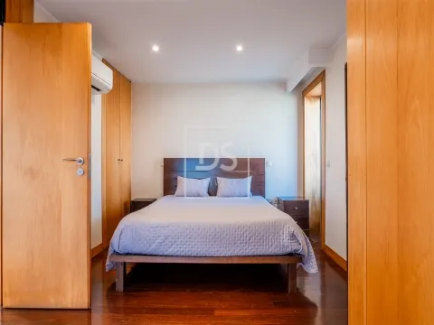 Moradia T3 com piscina, em Guimarães