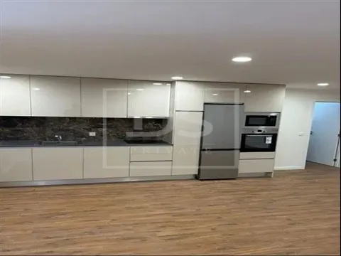 Apartamento T2+1 em Barcelos, completamente romedelado
