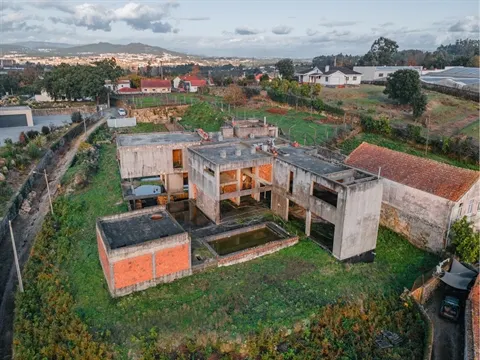 Projeto de Luxo para Concluir – Terreno + Estrutura em Alvelos