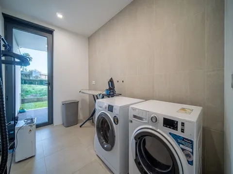 Moradia Individual T3, com jardim e vistas desafogadas