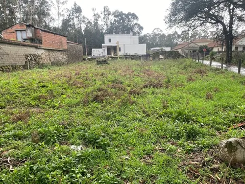 Terreno para construção com 410m² em Vila Cova