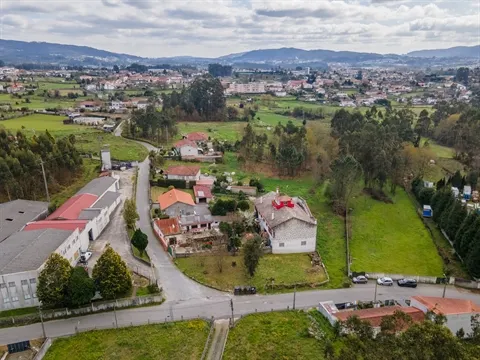 Terreno p/ construção c/ 608 m², em Galegos (Santa Maria), Barcelos