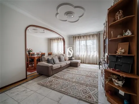 Apartamento T3 com 139 m² no centro de Barcelos, na Urbanização São José