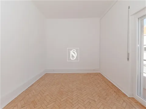 Apartamento T2 Remodelado - Arrendamento