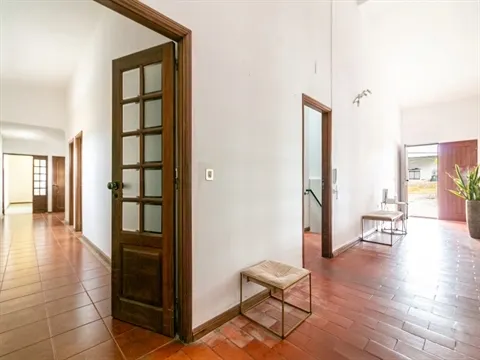 Moradia T7 com 634m² de construção e enorme potencial 				 Palmeira, Braga