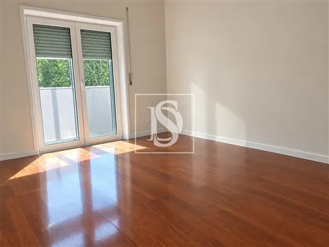 Apartamento T4+1