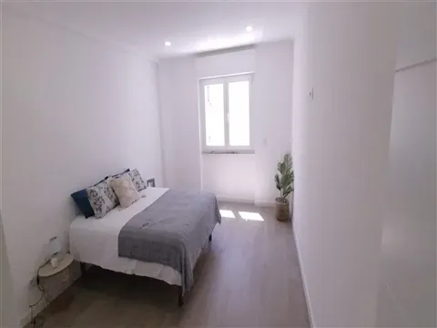 T3 Totalmente Renovado em Agualva | Acabamentos Modernos