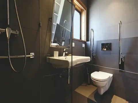 Hotel >=T10