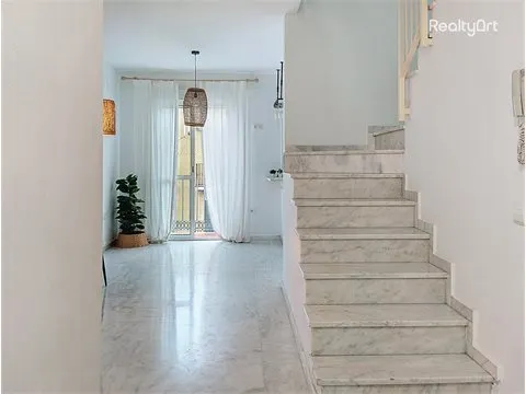 Exclusivo Dúplex en el Corazón de Coria del Río