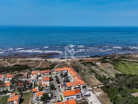 Moradia T3 na 1ª linha de praia, em Cepães, Esposende