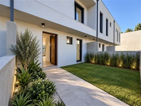 Moradia Geminada T3 Nova em Vila Boa, Barcelos