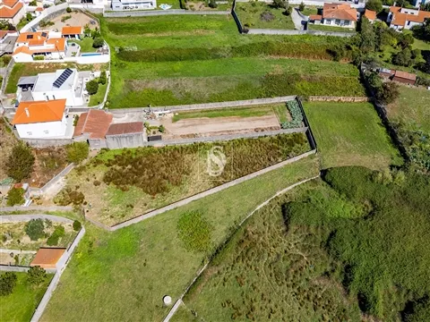 Terreno com 1043 m², em Antas, Esposende