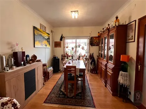 Apartamento T3 em Oliveira do Douro, V. N. Gaia