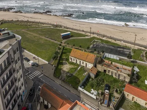 Moradia para Restaurar T2