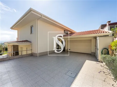 House T4