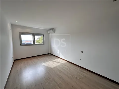 Moradia Geminada T4