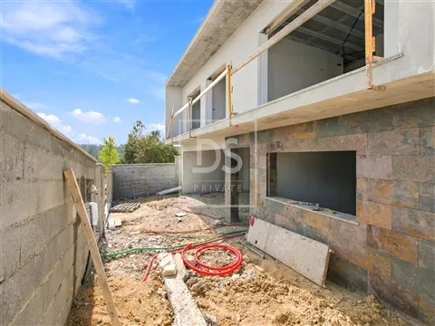 Moradia Geminada T4 Venda