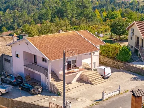 Moradia T3 e Armazém em Santo Isidoro — Marco de Canaveses
