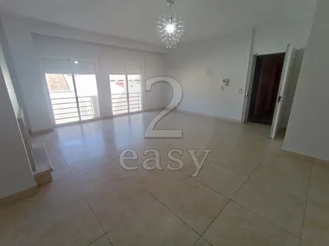 &#1050;&#1074;&#1072;&#1088;&#1090;&#1080;&#1088;&#1072; &#1089; 3 &#1089;&#1087;&#1072;&#1083;&#1100;&#1085;&#1103;&#1084;&#1080; &#1089; &#1082;&#1083;&#1072;&#1076;&#1086;&#1074;&#1086;&#1081; &#1080; &#1075;&#1072;&#1088;&#1072;&#1078;&#1086;&#1084;, &#1057;&#1072;&#1085;&#1090;&#1100;&#1103;&#1075;&#1086;-&#1076;&#1091;-&#1050;&#1072;&#1089;&#1077;&#1084;, &#1040;&#1083;&#1077;&#1085;&#1090;&#1077;&#1078;&#1091;