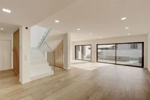 Fanqueiro - Loures&#30340;&#20840;&#26032;4&#21351;&#23460;&#21035;&#22661;